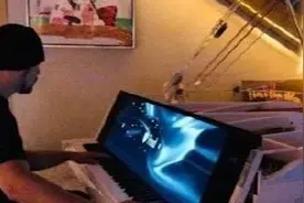 周杰伦深夜练琴被质疑会吵到邻居，回应太霸气：我家没有邻居视频封面