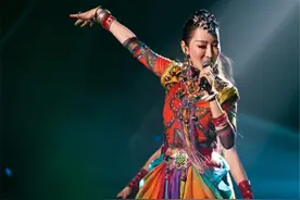 萨顶顶：与富豪老公相识一个半小时就领证，如今踏上人生巅峰图片