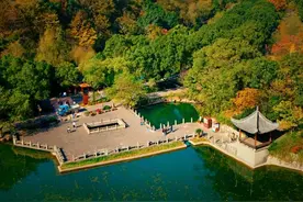 一个江南园林式寺院，电视剧《西游记》的取景地：绍兴新昌大佛寺图片
