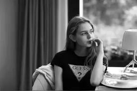 男人真的很在意女朋友谈了几次恋爱吗？前任多的女性就很“脏”？图片