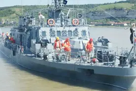 罗马尼亚海军内河炮舰 安装坦克炮塔的另类舰船图片