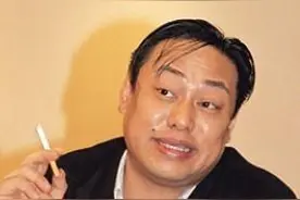 2001年，罗兆辉打电话给张智霖：我花100万包养了你老婆两个月图片