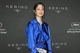 李梦太给国人争光！戛纳晚宴穿衬衣裙气场不输巩俐，笑容自信超美图片