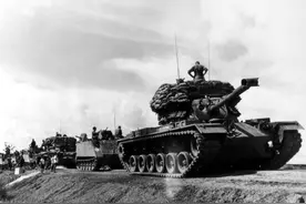 2016年，江苏一失明大爷，因一块大印暴露身份，6辆坦克出动迎接图片