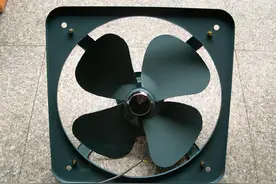 为什么厨房装了排气扇的家庭，都建议别人装换气扇？来听听大实话图片