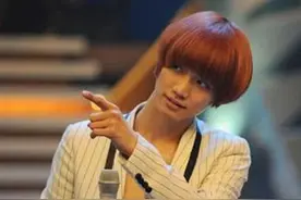 从家喻户晓到无人问津,曾下跪告别《天天向上》的小五,今怎样了?图片