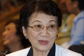 菲律宾前总统阿基诺夫人，世界首位华人女总统，不惧军变赶走美军图片