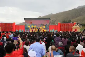 庆丰收 感党恩 | 开心的锣鼓敲起来，丰收的幸福晒出来图片