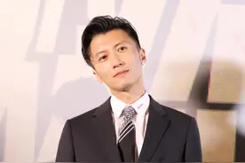 40岁谢霆锋近照曝光，向河南捐款100万，还将9.8亿留给两个儿子图片