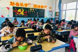 质量差、不好吃，校园餐如何才能让孩子吃好？图片