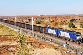 长度2.6公里载重2万吨，国产万吨运煤重载列车，这就是中国速度图片
