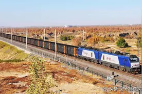 长度2.6公里载重2万吨，国产万吨运煤重载列车，这就是中国速度图片