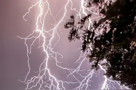 电力十足：闪电之都的秘密图片