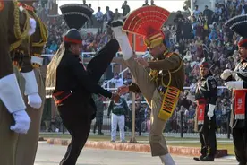 印度军装设计杂乱，这8种制服分类不清，也不漂亮，有辱英国遗风图片