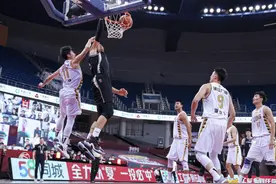 韩德君为爆粗道歉反让网友不平：凭什么道歉！就该骂醒某人图片