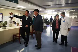 倾注一片真情 撑起一片蓝天——记云南省慈善总会会长江巴吉才图片