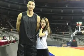 在NBA五年赚了1409万美元，移动长城易建联实际能到手多少？图片