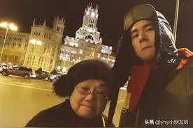 彭于晏与妈妈的合照中满屏都是爱呢图片
