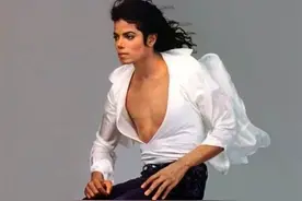 50万人演唱会，晕倒5000，死亡23，迈克尔•杰克逊无人超越的经典图片