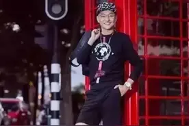 70岁老翁竟似20岁小伙 俄罗斯网民：他活成了我们梦寐以求的青春图片