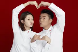 同样是给婴儿拍艺术照，王祖蓝遭吐槽，郑恺却收获好评，差距明显图片