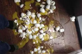 4岁娃超市打碎一盒鸡蛋，员工索取10倍赔偿，宝妈回应让人敬佩图片