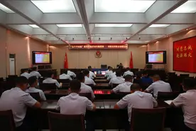 阿拉善消防支队组织开展“五个不动摇”教育实践活动专题授课——消防员职业道德法纪图片