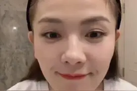 43岁刘涛无惧素颜大胆卸妆！皮肤水嫩无皱纹，和过往生图差别大图片