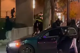 最近去美国小心! 过境被罚$5700,80人武装抢商场,铁锤帮暴砸珠宝店图片