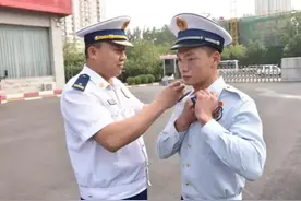 戎装虽改 初心不变︱他们向“火焰蓝”燃情岁月告别图片