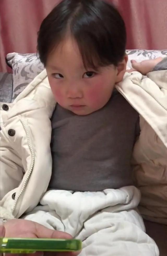 “奥特曼被绿头怪揍”刷爆全网，网友：人类幼崽的反应亮了！笑喷