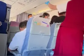 国航客服回应“粉丝在飞机上闯舱追星”：机组人员已尽力劝阻图片