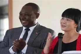 25年前清华才女王丽红为爱远嫁非洲，真爱真的可以是无国界的图片