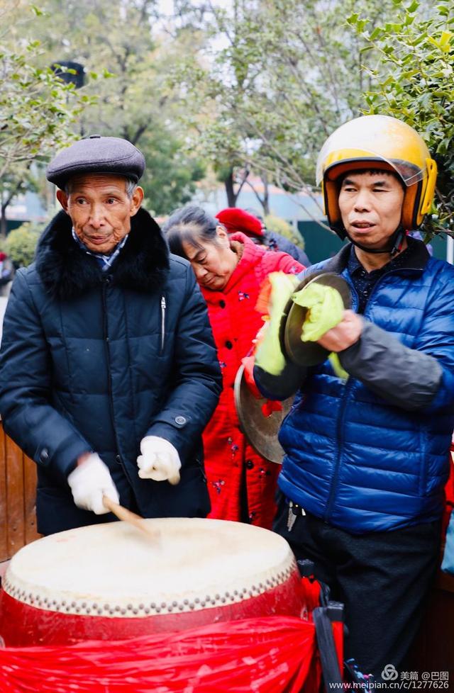 高手在民间，演出自娱自乐，洛阳周王城广场民间曲艺乐园