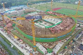 温江：这速度，金强国际赛事中心主体结构封顶！这温度，背街小巷允许占道经营...图片