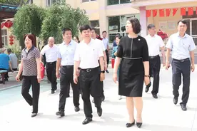 淄川区大班子领导走访慰问新中国成立前老党员和困难党员图片