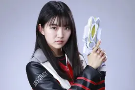 结名为什么和居间惠一样，都有警备团团长的吊坠图片