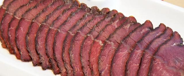 跷脚牛肉：乐山人的市井和江湖