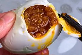 教你用了30年腌鸭蛋方法，配方步骤详细，个个起沙流油，值得学图片