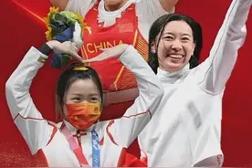 当奥运健儿摘金夺银拿到手软，不能忘了这位传奇大佬。他是谁？图片
