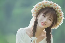 单人照必备姿势，简单好看不尴尬，爱拍美照的女生要知道图片