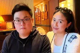 吕良伟儿子庆祝生日罕露脸，身材肥胖长相憨厚，与美女合照略害羞图片