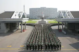 2021高考军校招生“遇冷”，降分还出现没招满，是有一定原因的图片