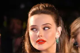 环球美女：凯瑟琳·兰福德（Katherine Langford）伦敦电影节首映图片
