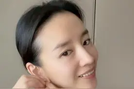 董洁在家没闲着，纯素颜分享私人耳环，网友夸赞素颜太养眼了图片