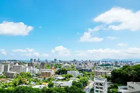福冈县位于九州北部，为日本九州地方经济文化交通中心图片