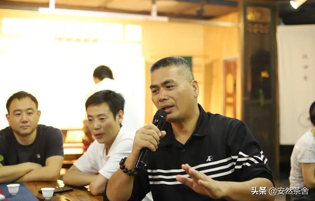 今大福德福品鉴会在“茶饰界”成功举办，班章古树霸气之韵令人倾倒