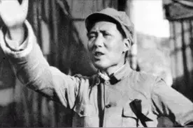 毛主席《论持久战》出版，冈村宁次看后，说：我们一定得好好研究图片