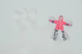 搞笑gif：听听吴亦凡早年间和王思聪的对话图片