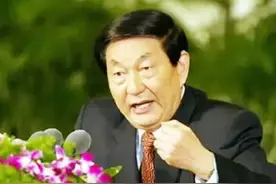 1998年，朱镕基谈再就业：要改变人们的择业观图片